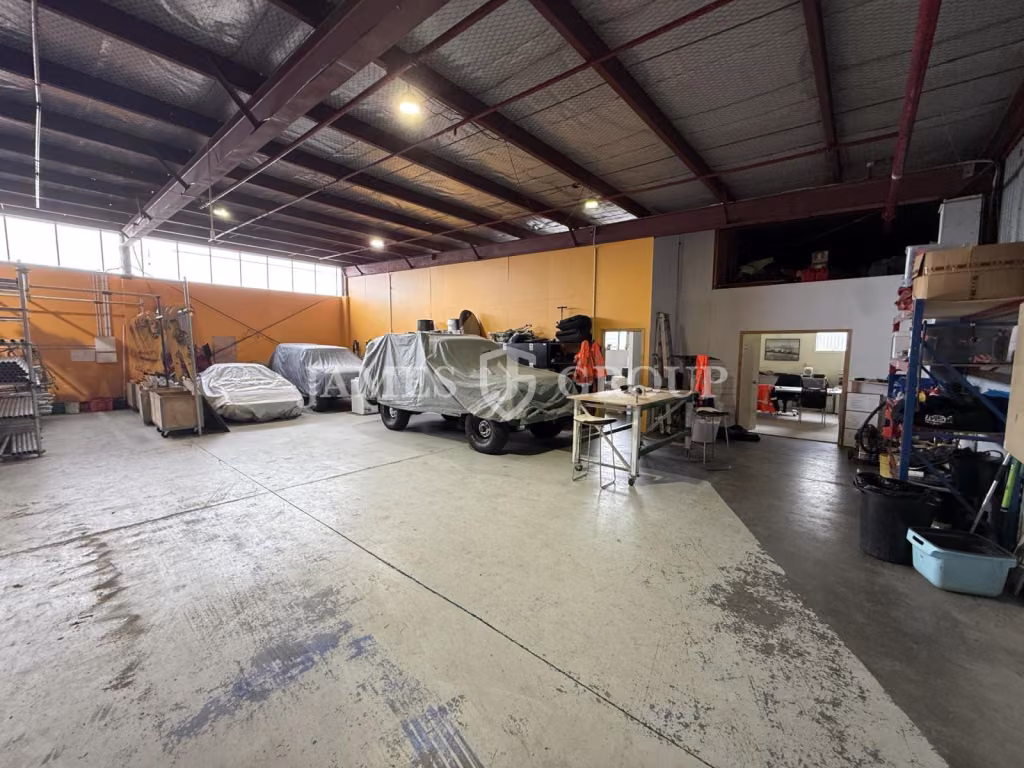 Prime 782m² Industrial On Rosebank Road