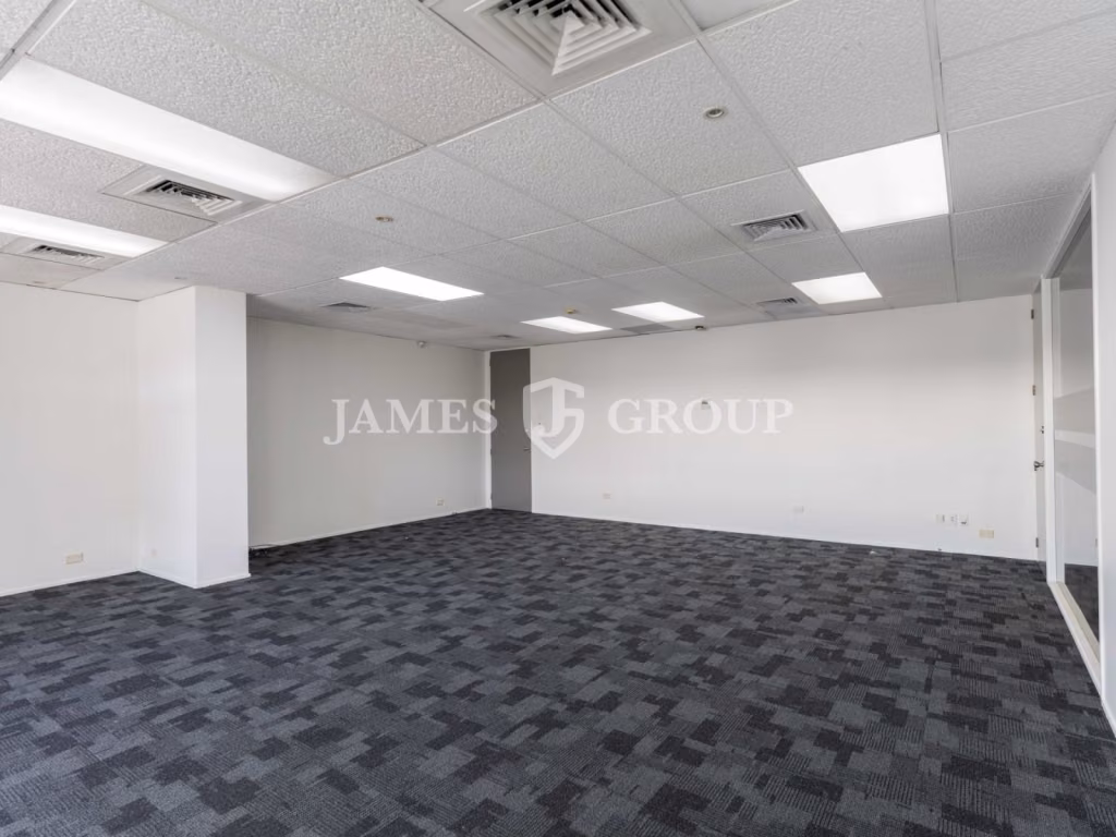 Charming 119m² Office In Epsom With Natural Light
