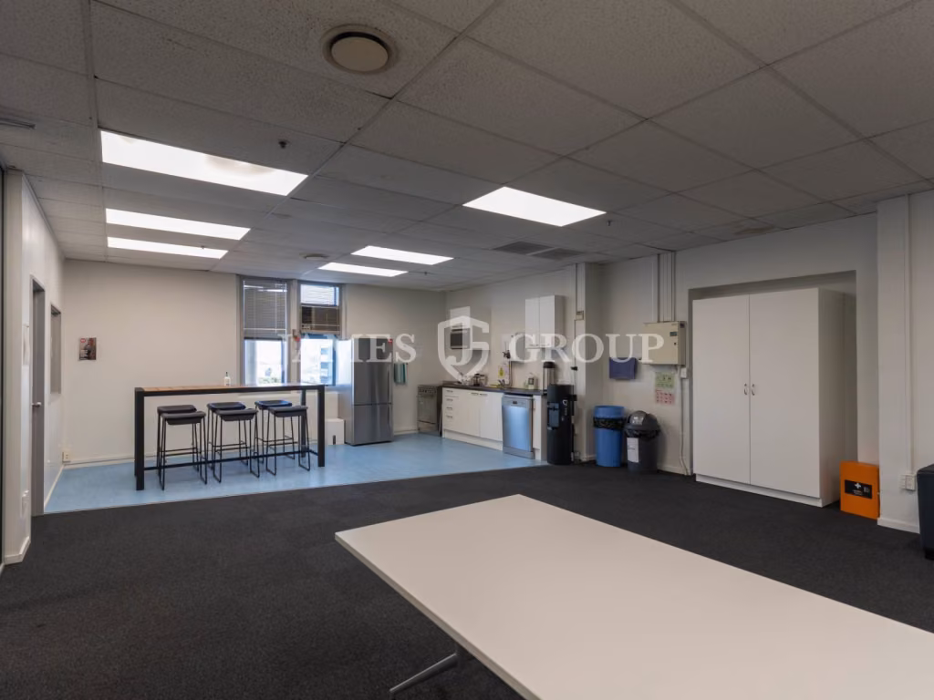 Prime 268m² Office With Parking