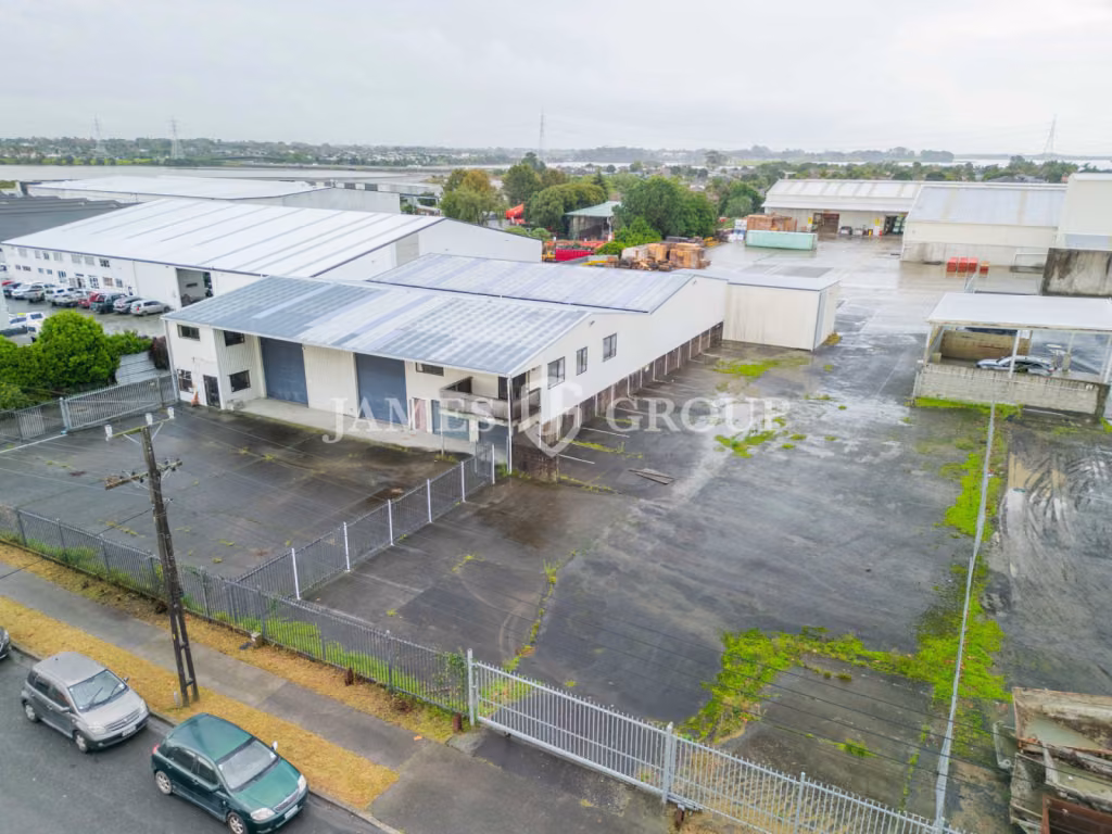 Yard Heavy Site + Warehouse | Takanini