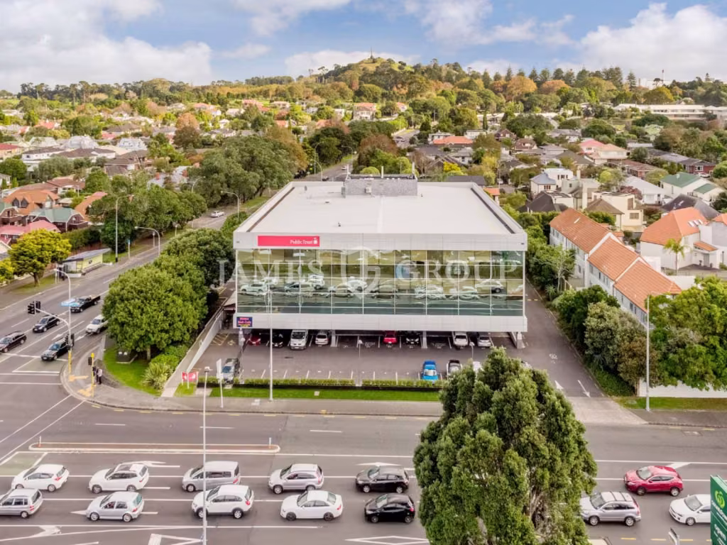 Prominent Location | 266sqm Greenlane Office