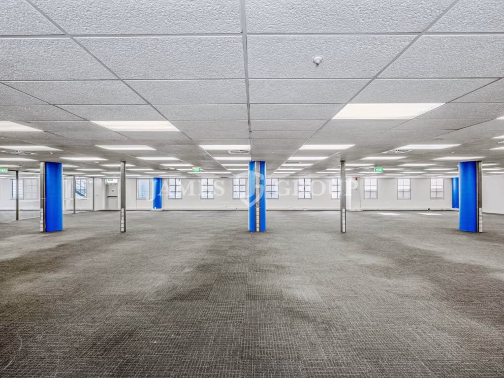 Prime Office Space + High Exposure | 959sqm