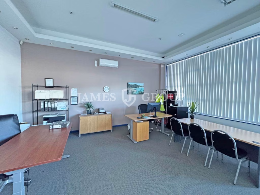 Well-presented Unit In Tidy Complex | 540sqm