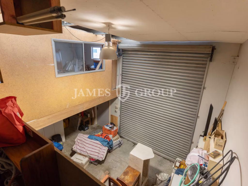 Compact Industrial Unit In Tidy Gated Complex