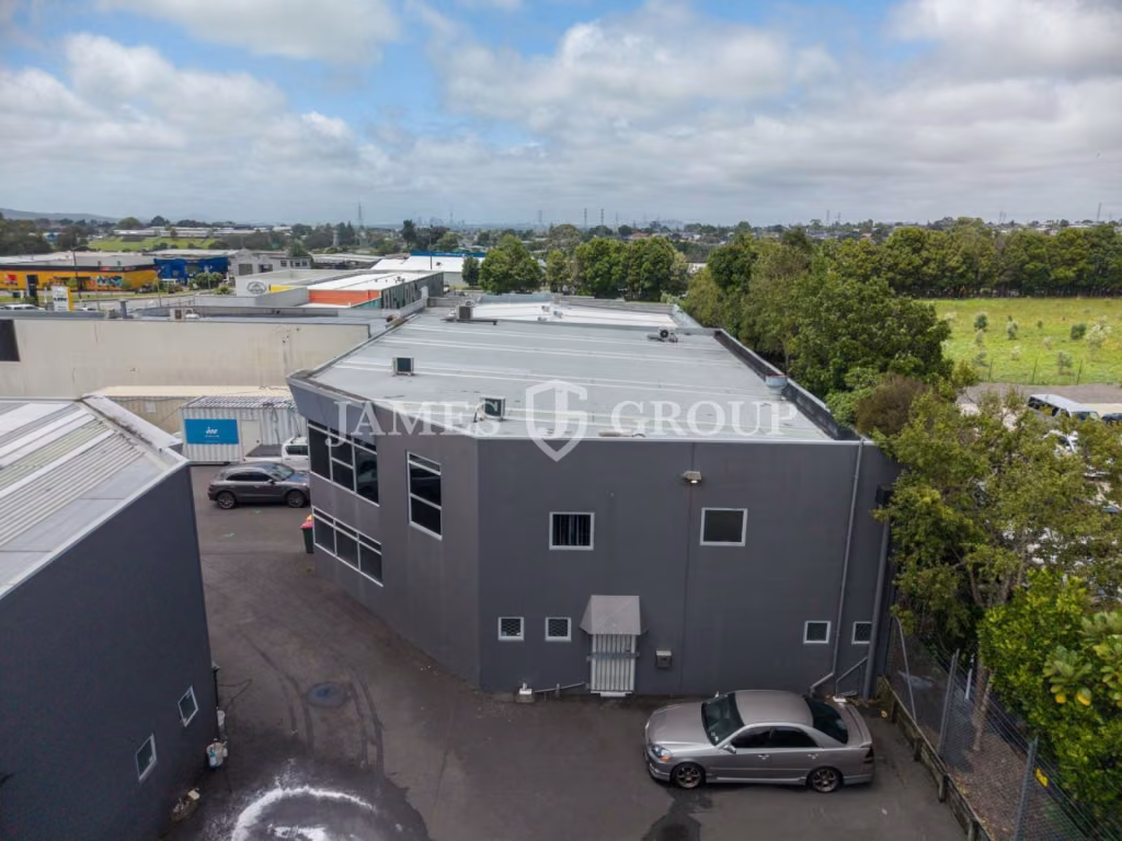 Tilt Slab Industrial Unit Henderson | 300m²