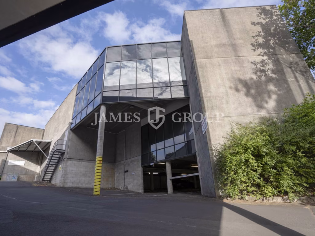 High Stud Warehouse + Modern Office In City Fringe