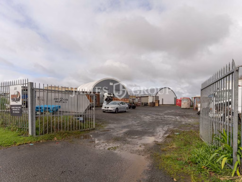 2000m² Secure Yard With Workshop In Drury