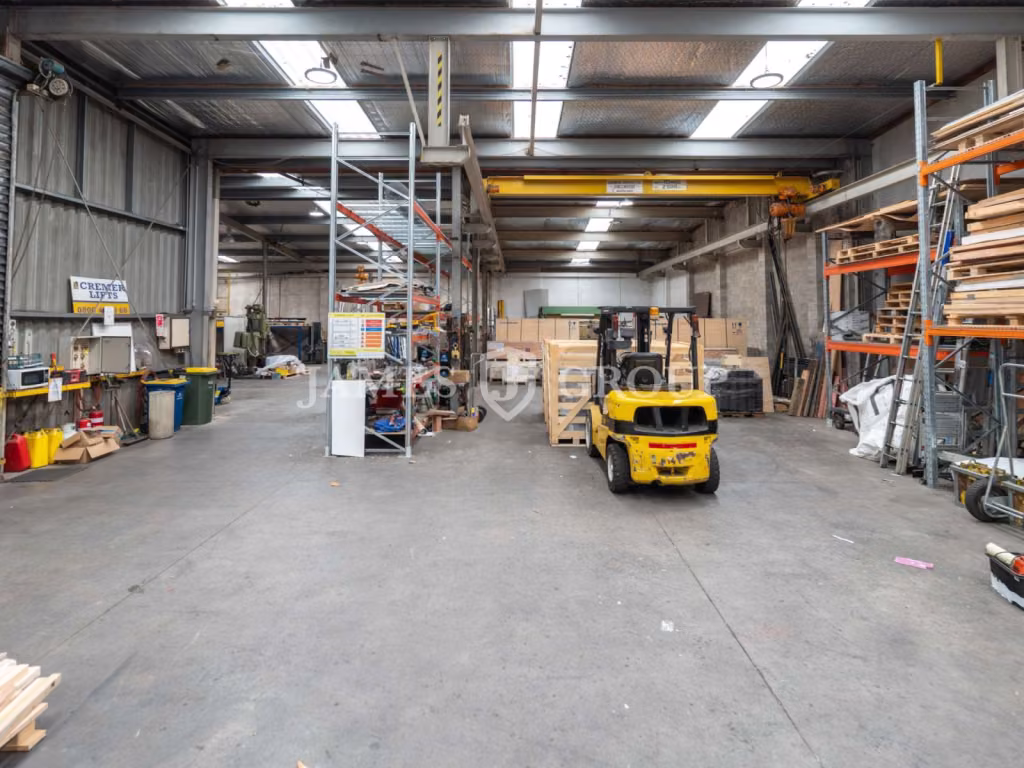 Prime Paramount Drive Warehouse & Yard