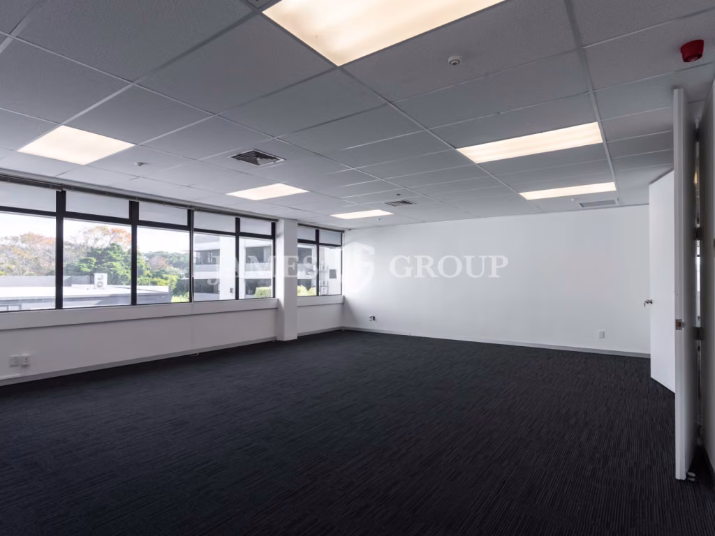 80m² Office Suite With Excellent Location In Epsom