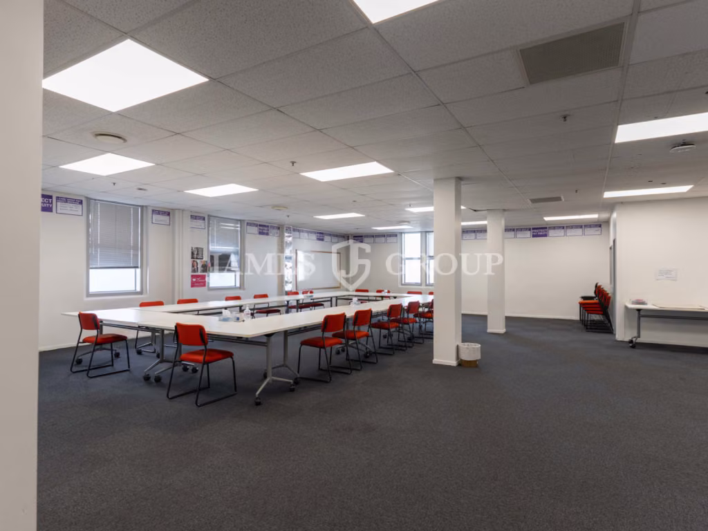 Prime 268m² Office With Parking