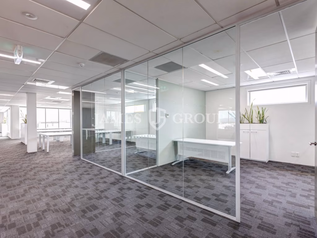 648m² Office With Fit-out & Easy Access