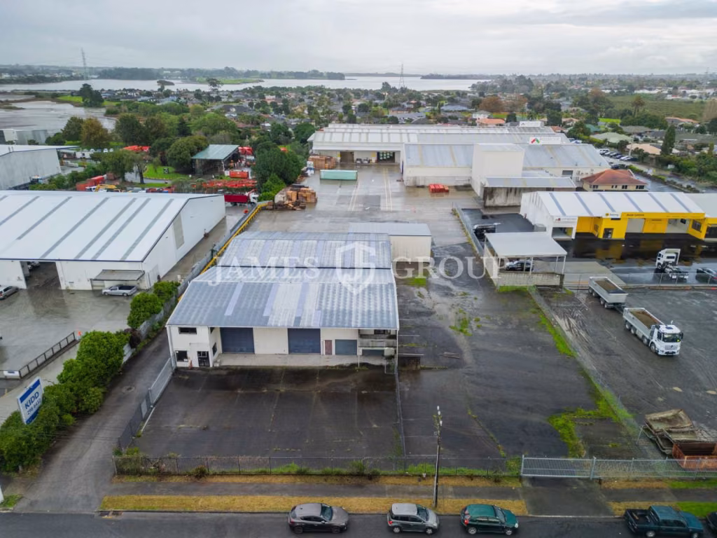 Yard Heavy Site + Warehouse | Takanini