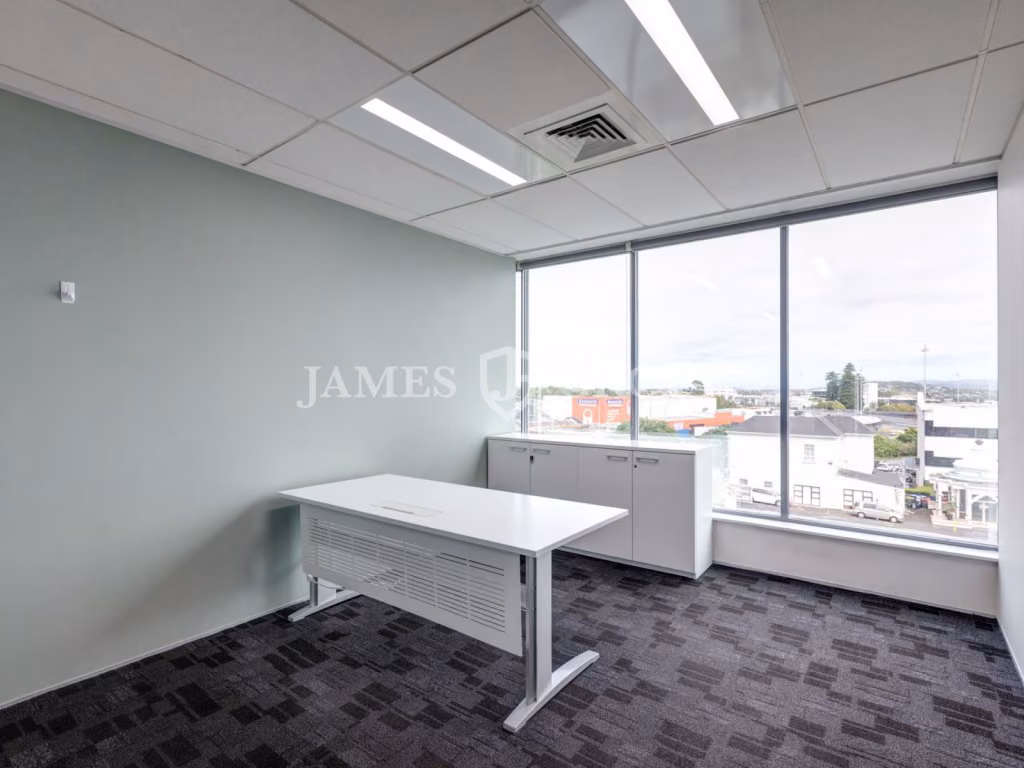 648m² Office With Fit-out & Easy Access