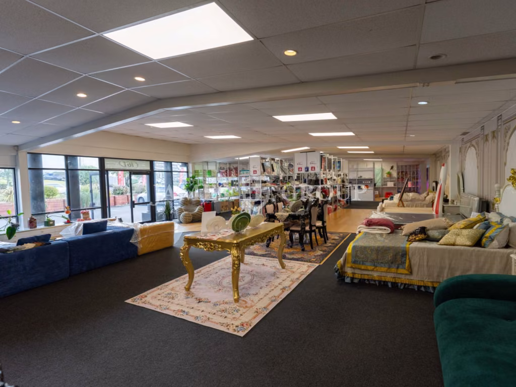 Central Park Drive | Showroom + Parking