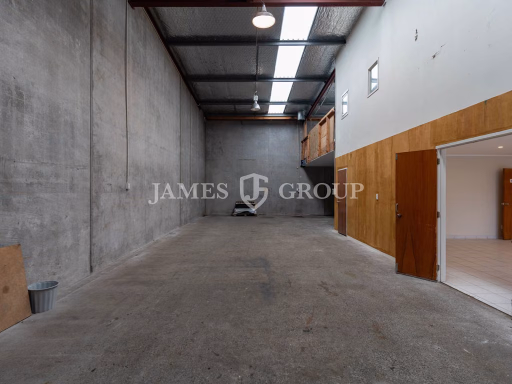 Tilt Slab Industrial Unit Henderson | 300m²