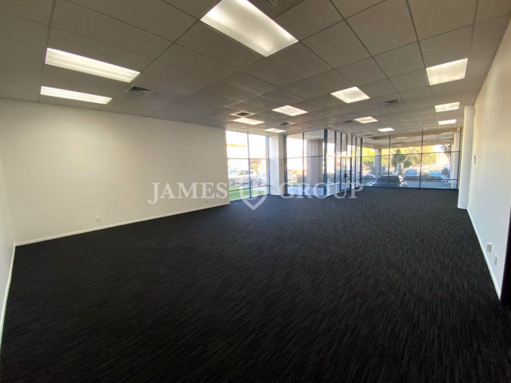 895m² Warehouse & Office | Great South Road