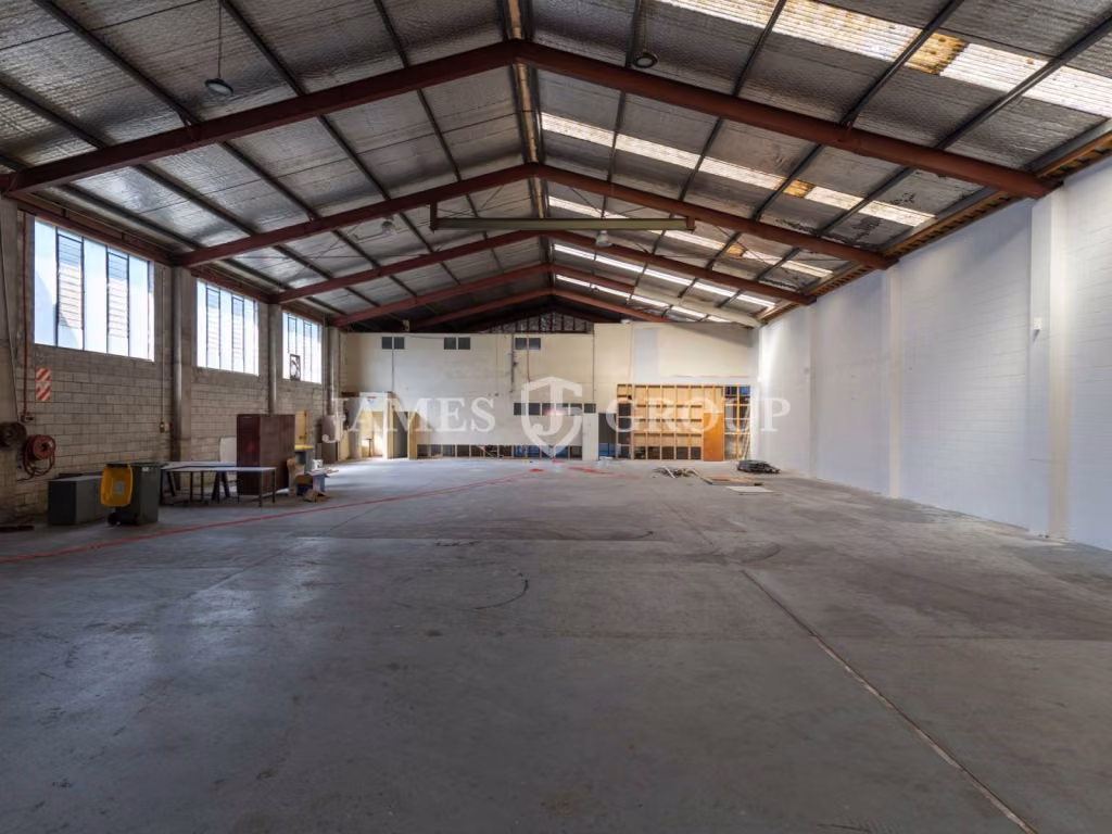 For Sale – Vacant High Stud Warehouse & Yard
