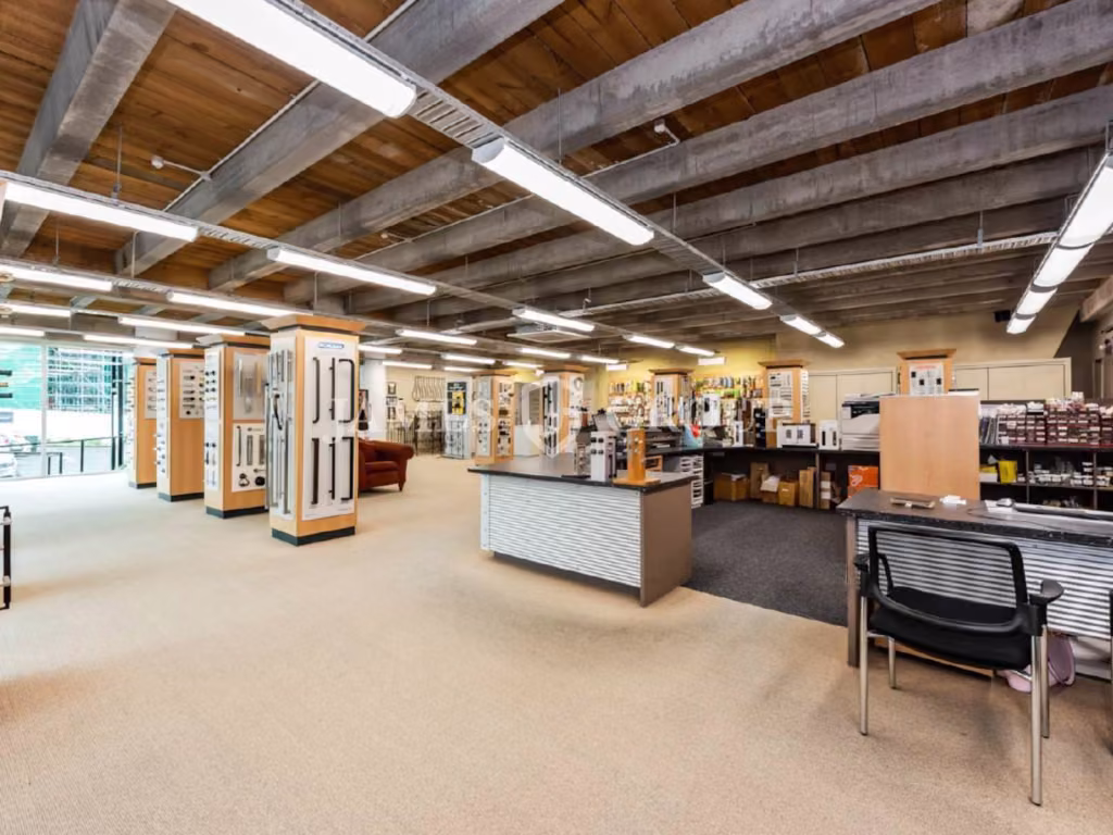 Affordable Ground Floor Showroom/office