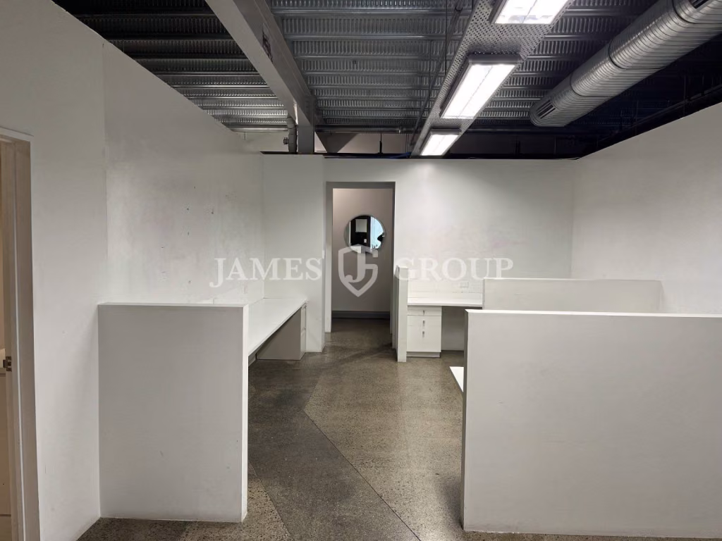 237m² Office With Modern Industrial Character