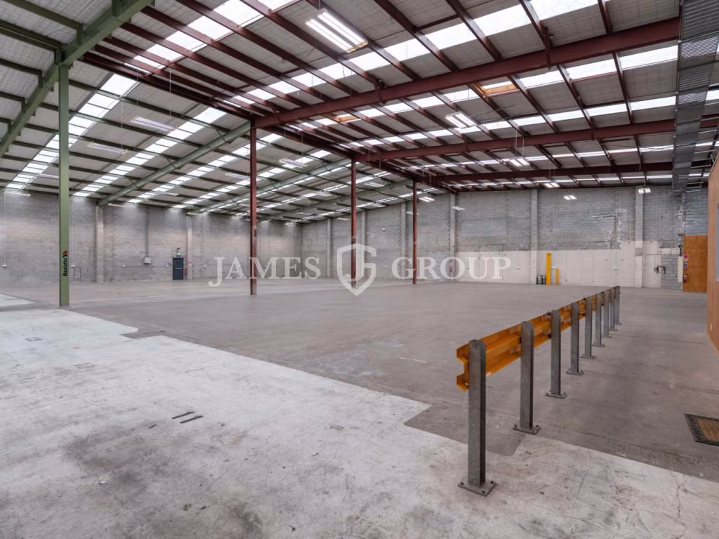 Affordable 1,441sqm Rosebank Warehouse + Canopy