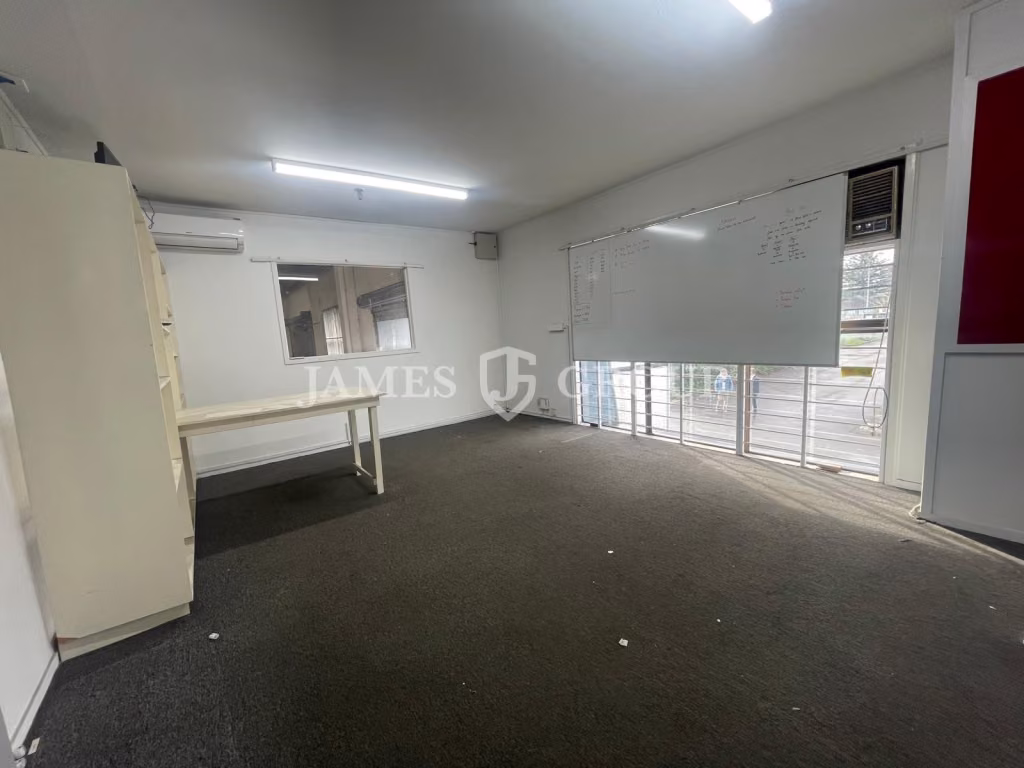 800m² High Stud Warehouse | 3 X Roller Doors