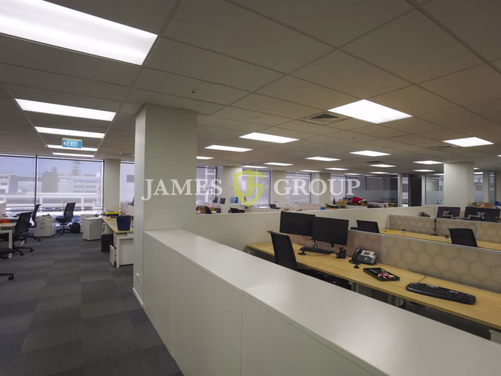 Full Floor With Impressive Fit-out