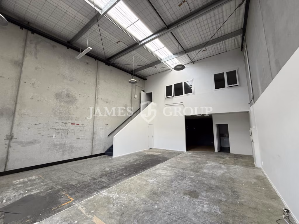 Modern Secure Industrial Unit – 164m²