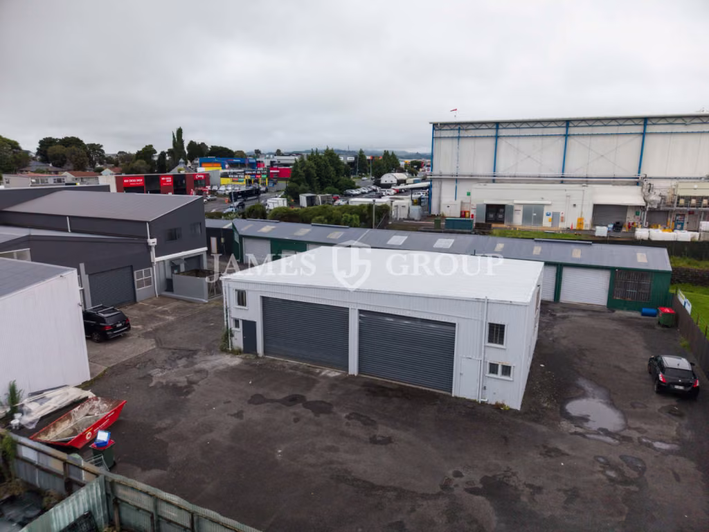 Refurbished 100m² Units On Great South Road