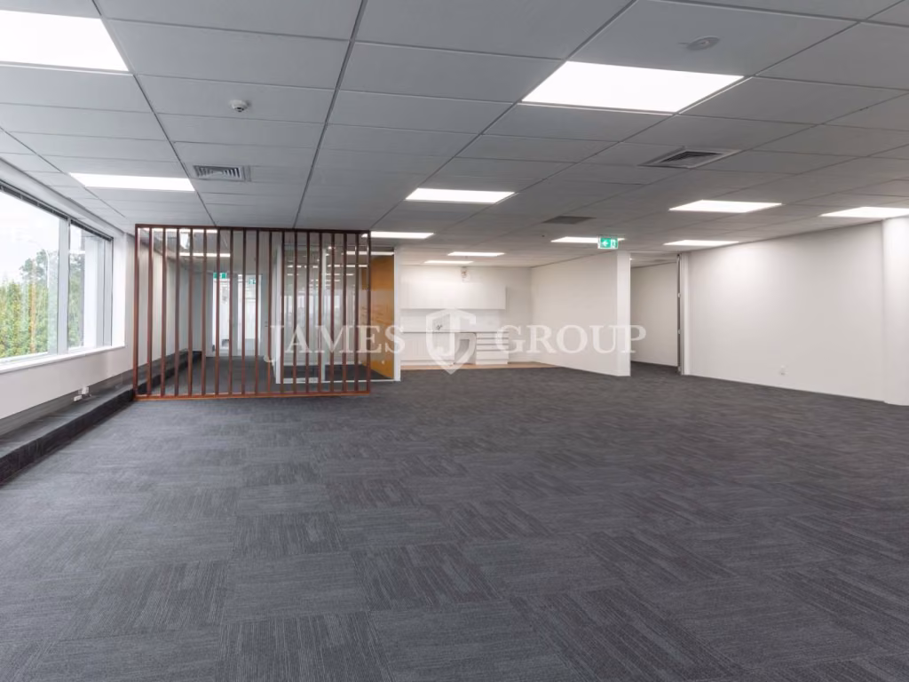 Prominent Location | 266sqm Greenlane Office