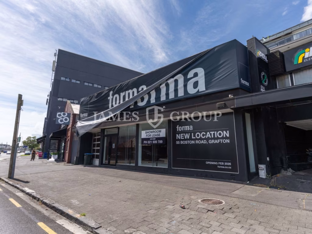 Prime Parnell Showroom With Street Appeal