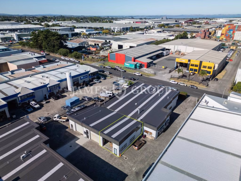 Vacant Bite-sized Wiri Unit | For Sale Or Lease
