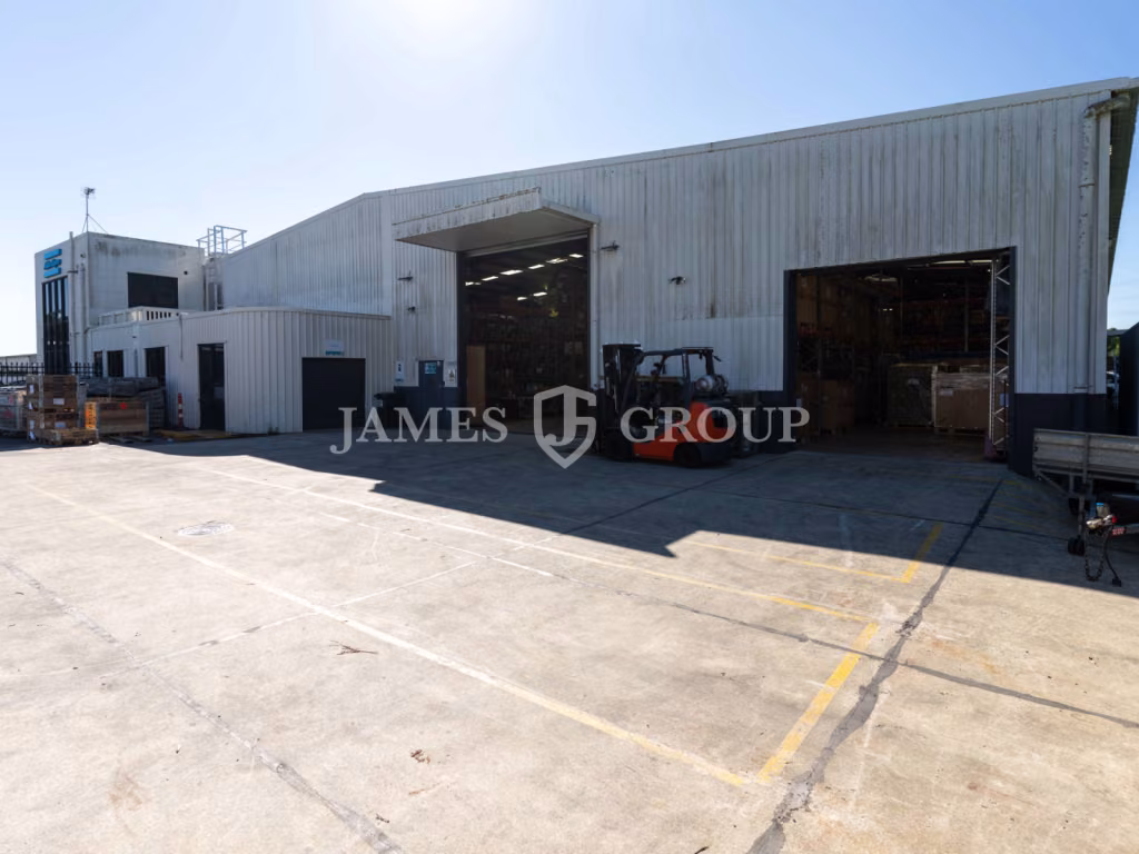 Industrial Hq | 1,147sqm Warehouse – 574sqm Office