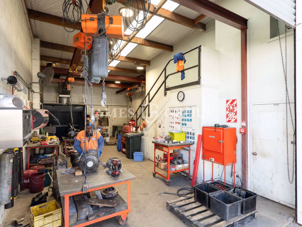 Turnkey Engineering Unit With Gantry + Booth