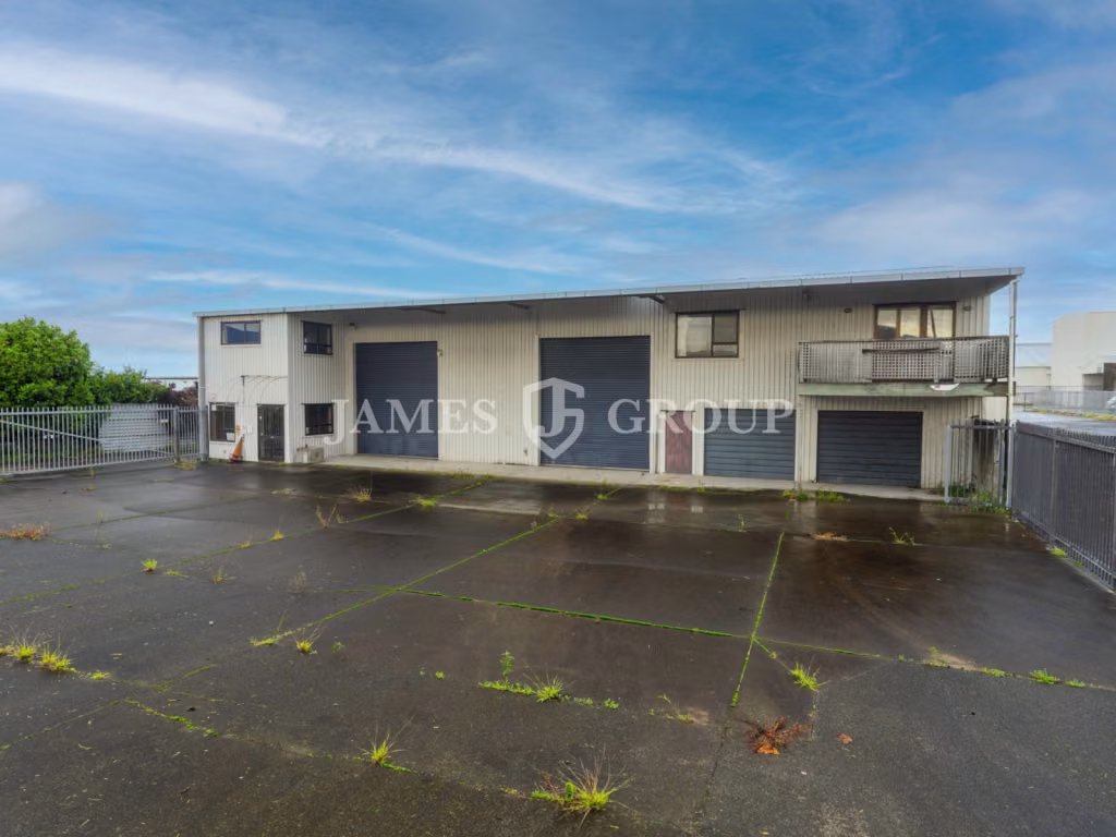 Yard Heavy Site + Warehouse | Takanini