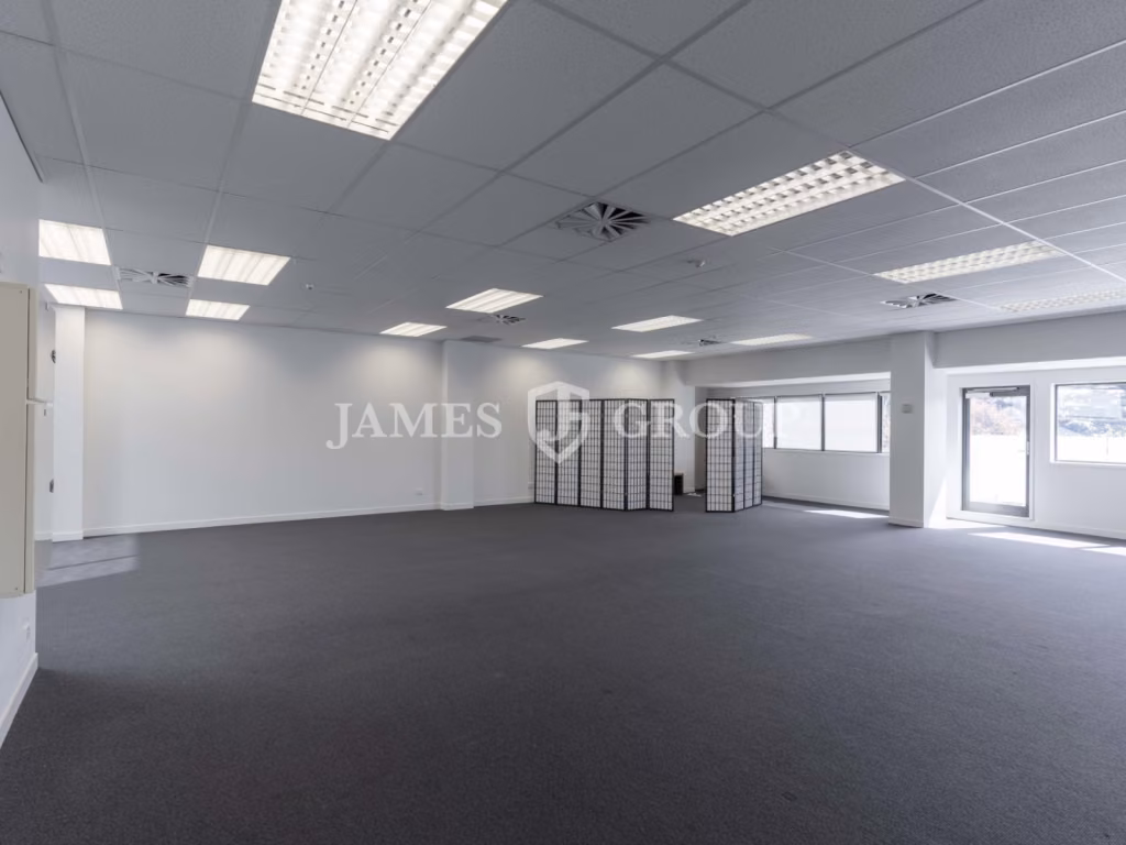 Standalone Epsom Office Ample Car Parking