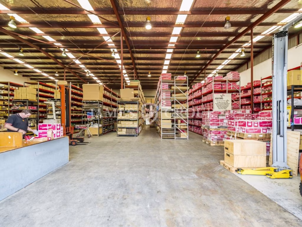 2,013m² Functional Mt Wellington Facility
