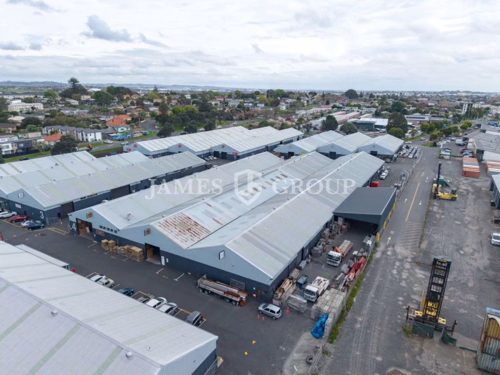 3,462m² Warehouse And Office With Yard