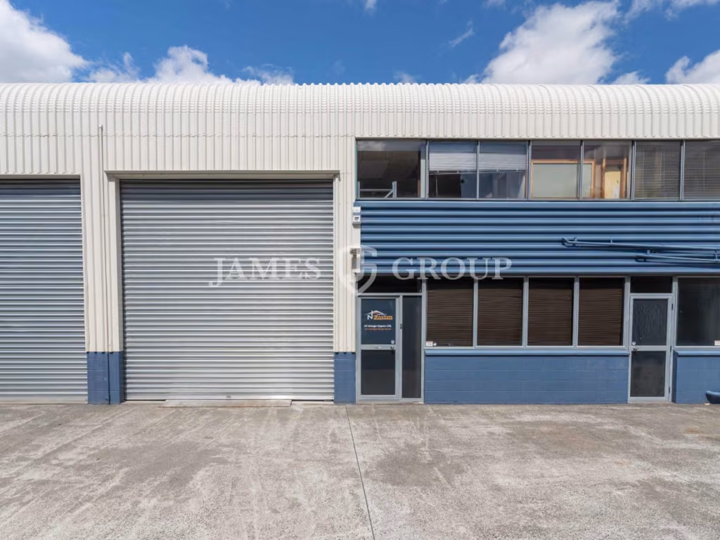 Affordable Henderson High Stud Unit | 180sqm