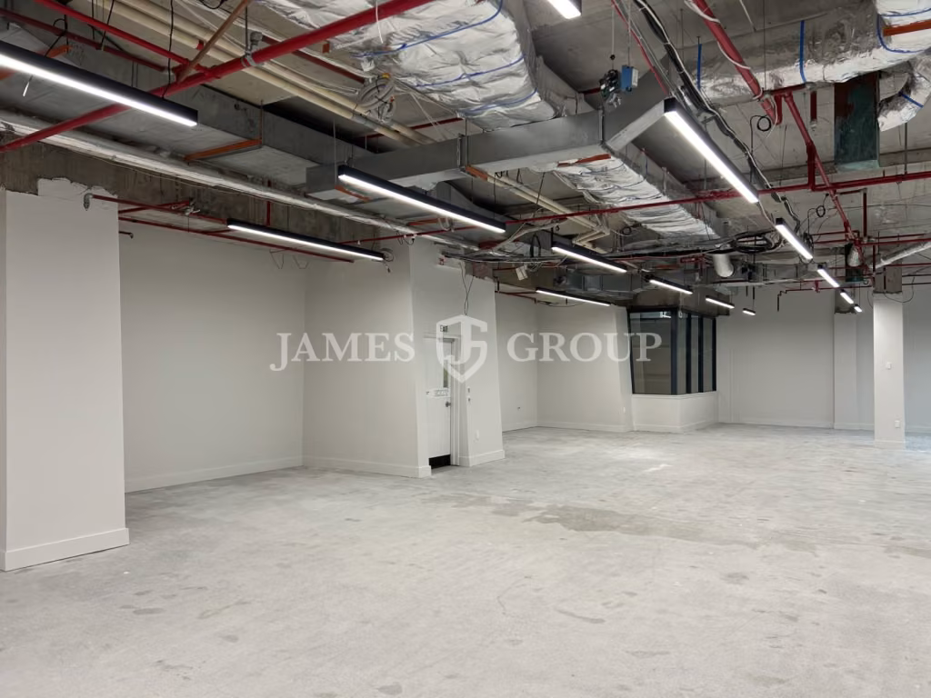 Plaza Level Office In The Heart Of The Cbd
