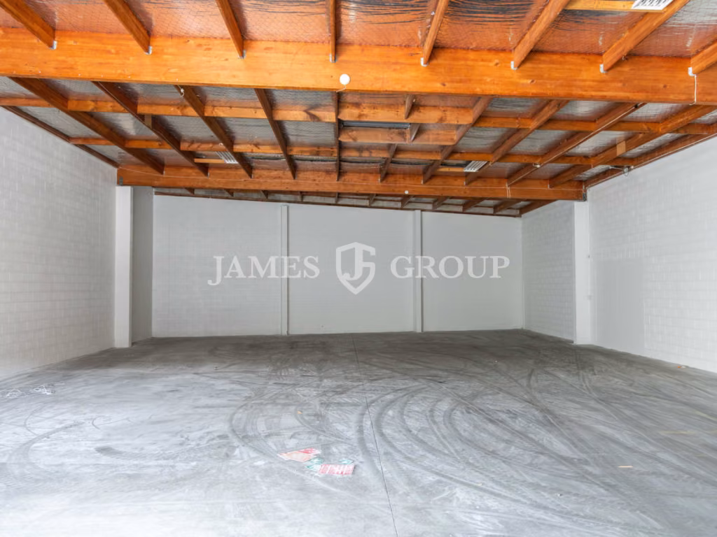 Functional 270m² Warehouse With Dual Access