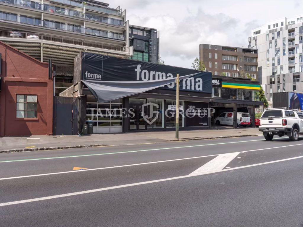 Prime Parnell Showroom With Street Appeal