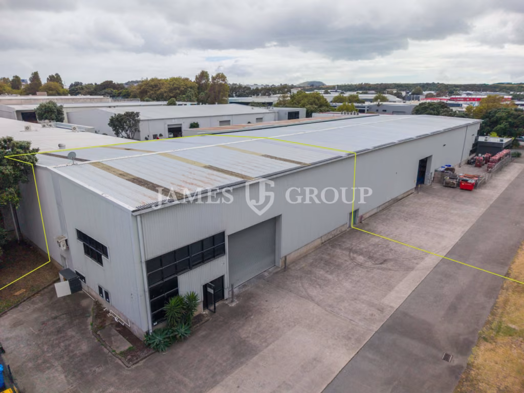 694m² | High-stud Warehouse | 8 Carparks