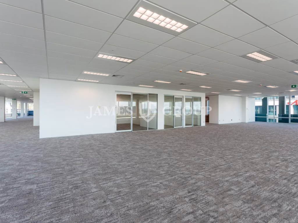 Large 1,680m² Office Floor With Signage Rights