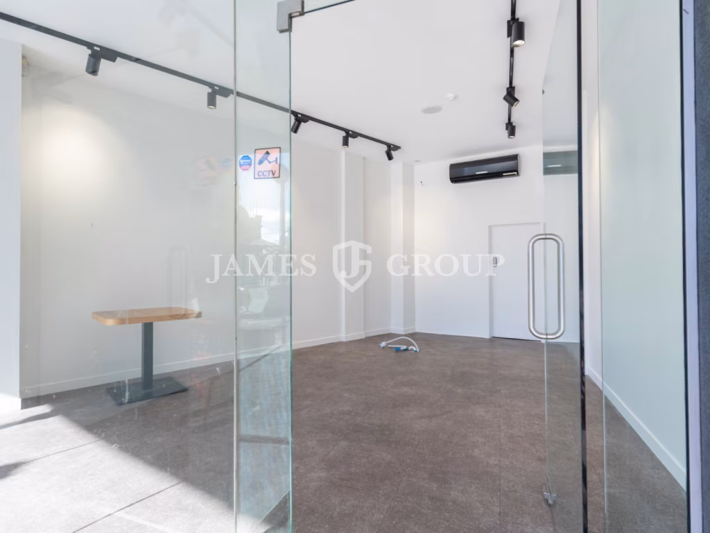 High Profile Newmarket Corner Retail | 41m²
