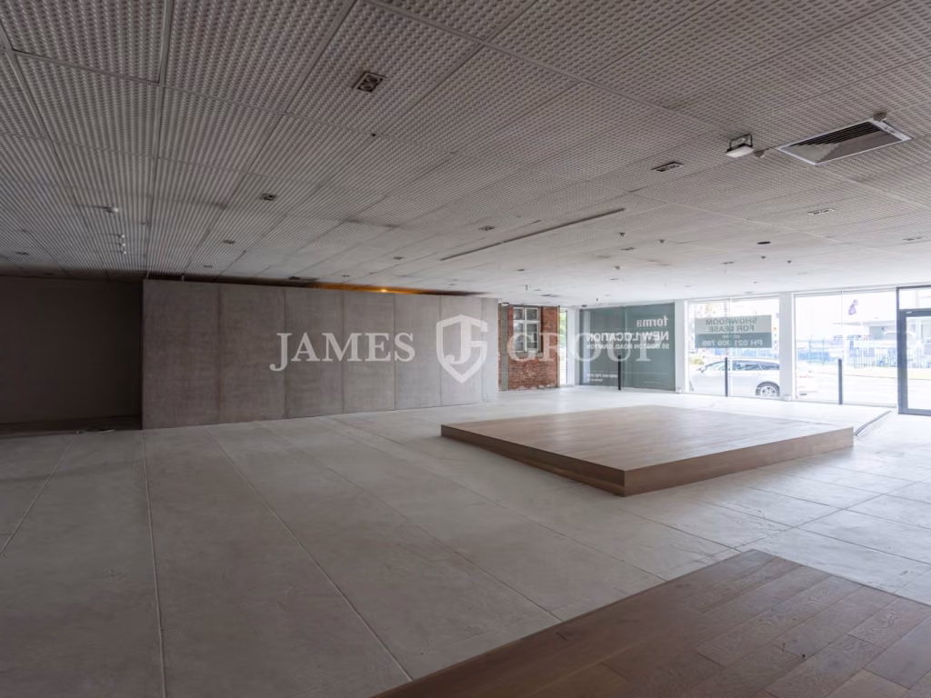Prime Parnell Showroom With Street Appeal