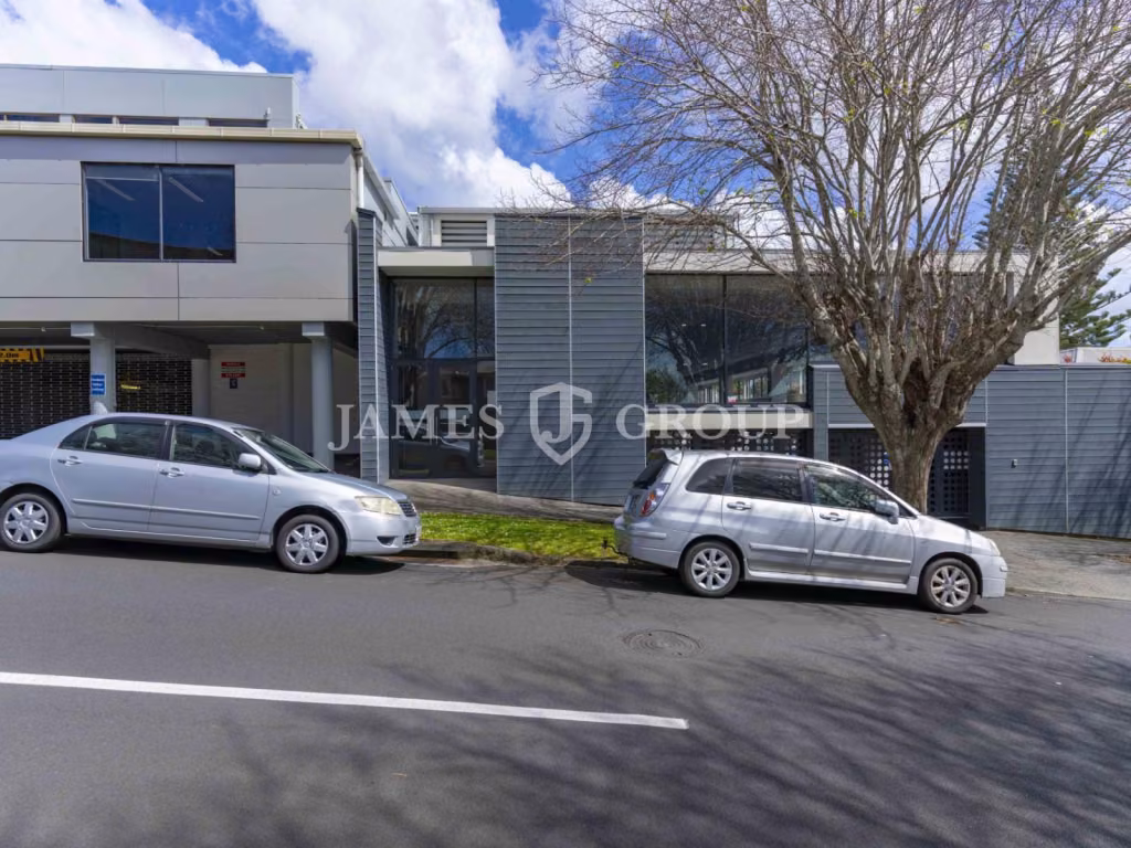 Standalone Epsom Office Ample Car Parking