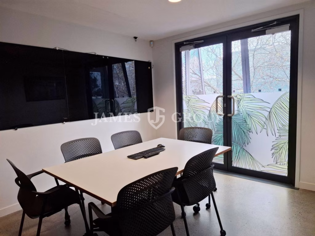 Polished Level 2 Office With Secure 24/7 Access