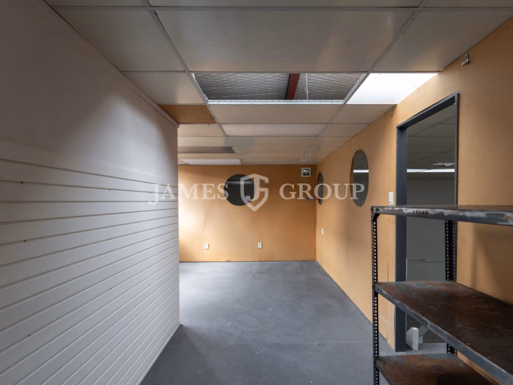 Affordable Henderson High Stud Unit | 180sqm