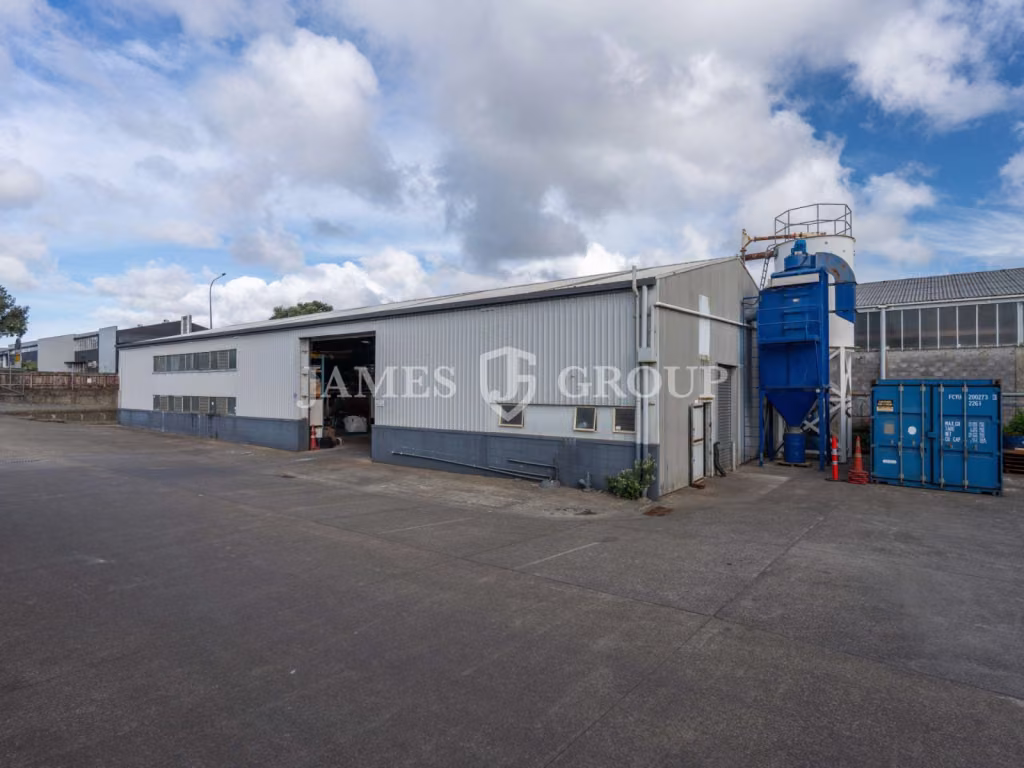Patiki Road Gantry Warehouse + 3 Phase Power