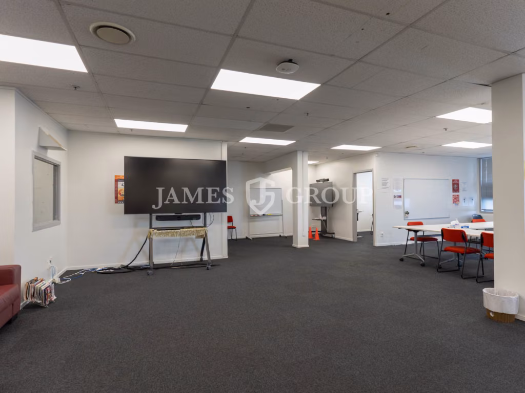 Prime 268m² Office With Parking